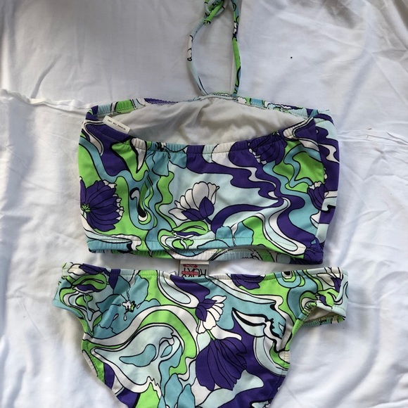 Kid floral two piece swimming suit. - Picture 5 of 5